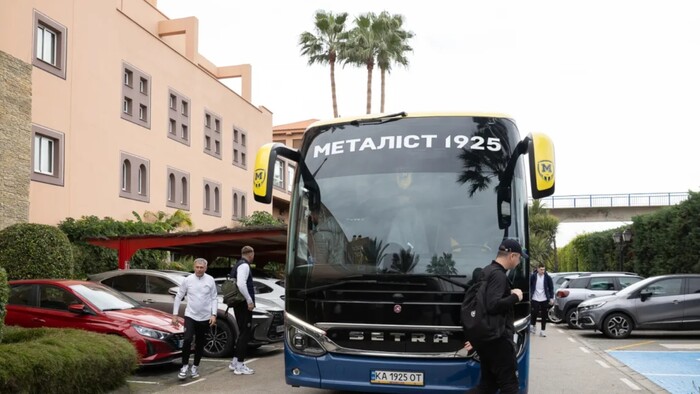 Металіст 1925 прибув до Іспанії. Список гравців на збір Бартуловича