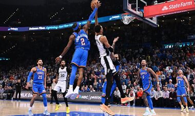 Оклахома разгромила Сан-Антонио, результативные победы Миннесоты и Лейкерс