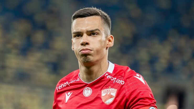 Металлист 1925 предложил четыре млн евро за экс-игрока лондонского Арсенала