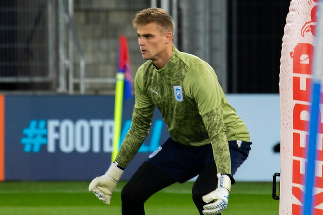 ВІДЕО. Як українець пропустив 2 голи і здійснив 8 сейвів матчі ЛК з Ракувом