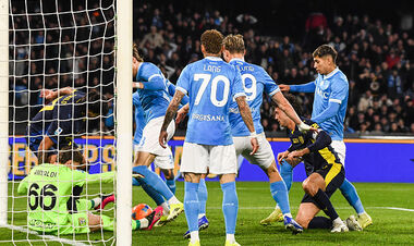 Наполи – Парма – 0:0. Почему отменили гол Мактоминея? Видеообзор матча