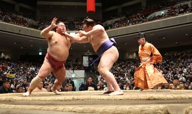 Hatsu Basho. Явгусишин переміг одного з найнезручніших суперників
