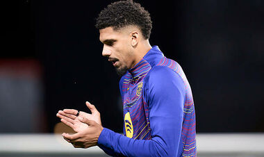 Флік вимагає від керівництва Барселони позбутися гравця. Деку підтримав