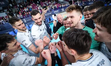 Команда капітана збірної України на 1-му місці. Барком-Кажани піднялися