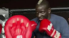 ФОТО. Колишній футболіст Ліверпуля може стати боксером