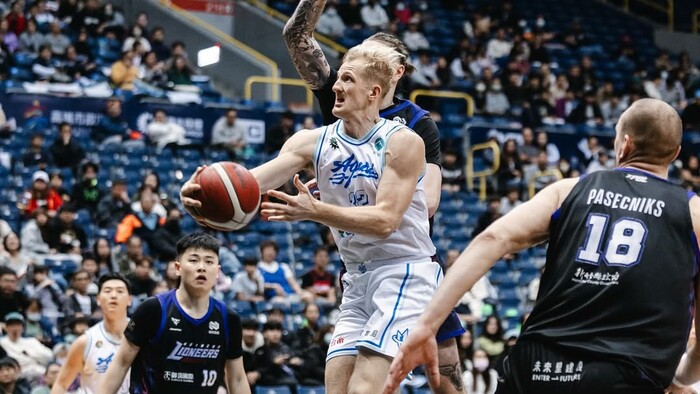 ВИДЕО. Украинец признан MVP недели в азиатском чемпионате