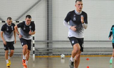 Спортлікар: «Робота на паркеті? Не розумію, який сенс від таких клубів УПЛ»