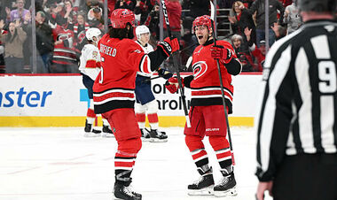 НХЛ. 9 шайб Каролины, три лидера Востока, два хет-трика, провал чемпиона