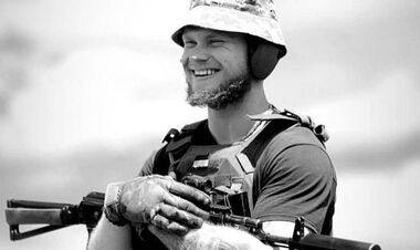 Склоним головы. Шахтер по профессии, Халк – как фанат и на фронте