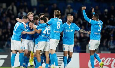 Первая победа за четыре матча. Наполи дома обыграл Сассуоло