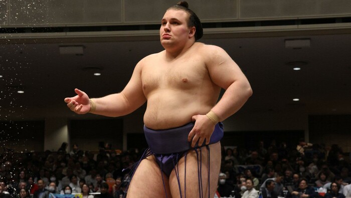 Hatsu Basho. Явгусишин перемагає і виходить у лідери