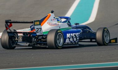 Формула-4. Бондарев в гонке UAE4. Смотреть онлайн LIVE