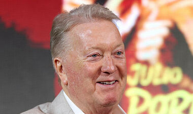 Френк Воррен знайшов ідеального суперника для Усика. Бій збере стадіон