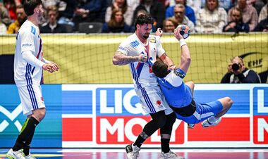 Сборная Украины в матче с Францией обновила сразу два антирекорда