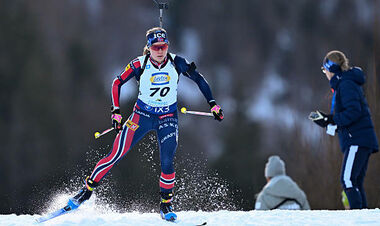 ВИДЕО. Лед на рубеже: биатлонистка чуть не травмировалась после стрельбы