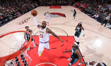 Леброн ДЖЕЙМС: «Наберіть більше очок, ніж наш суперник»