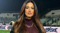 ФОТО. Італійська журналістка вразила ефектним бюстом