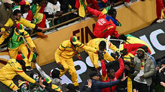 Скандал в финале КАН. Главный тренер сборной Сенегала увел команду с поля