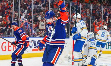 НХЛ. Три лидера Востока, победы Тампы и Детройта, рекорд игрока Эдмонтона