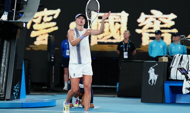 Свентек начала поход за дебютным трофеем Australian Open с непростой победы