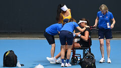 ВІДЕО. Канадська тенісистка залишила корт на Aus Open в інвалідному візку