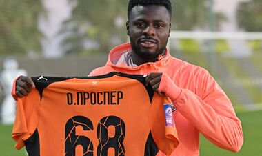 Оба определился с номером, под которым будет выступать за Шахтер