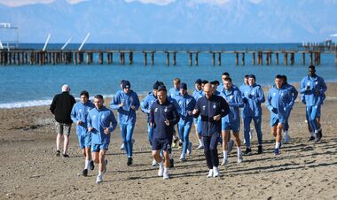 ВІДЕО. Зимові збори Динамо. Нестандартне тренування на піску