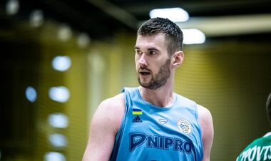 Украинский баскетболист: «Сплю в одежде, меня греют жена и кот»