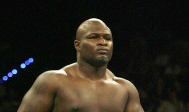 Легенда боксу нокаутував Володимира Кличка. Українець відмовився від бою