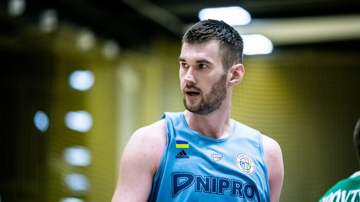 Український баскетболіст: «Сплю в одязі, мене гріють дружина та кіт»