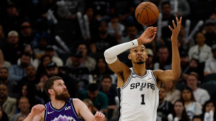 НБА. Михайлюк зіграв проти Сан-Антоніо, Детройт здолав Бостон