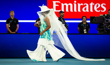 ВИДЕО. Эффектное появление: Осака поразила Australian Open своим нарядом