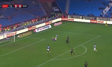 ВІДЕО. Сікан заробив пенальті для Трабзонспора на 90+4-й хвилині