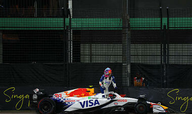ВИДЕО. Так в Ред Булл не попасть. Пилот Ф1 снова разбил болид в Сингапуре