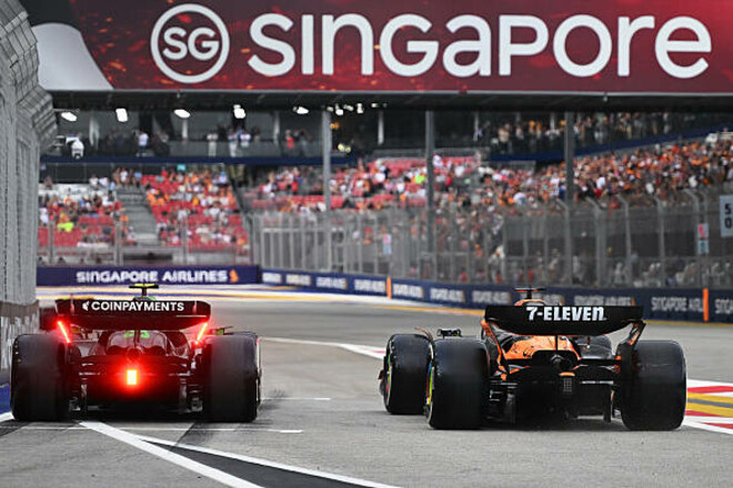 Леклер та Феррарі отримали покарання через аварію з Макларен