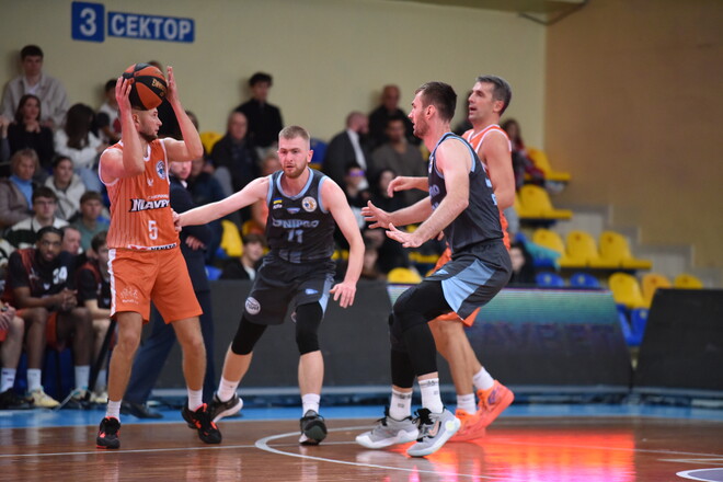 Дніпро насилу переміг на старті Суперліги, драма у Соколів та Запоріжжя