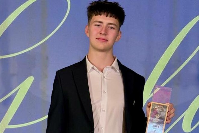 Украинский скелетонист Лавренюк получил вторую премию ЕОК