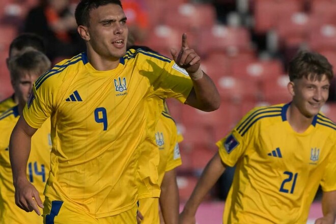 ФЕДОРЧУК: «Вот с кого нужно брать пример главной команде страны»