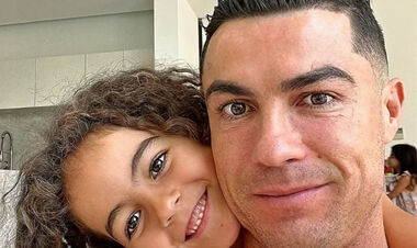 ВИДЕО. Дочь Джорджины Родригес и Роналду впечатлила своим пением