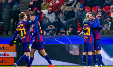 Дубль Фермина, автогол Левандовски, шедевр Ольмо. Барселона дожала Славию