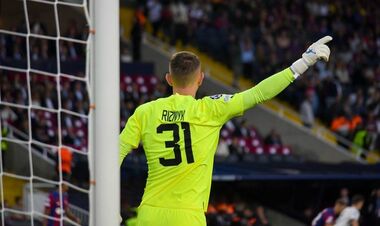 Клуб чемпіонату Англії терміново хотів купити воротаря збірної України