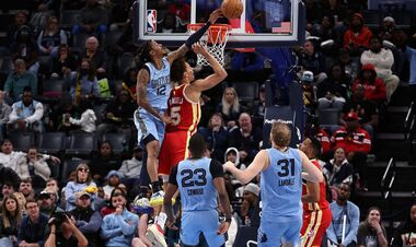 ВИДЕО. Топовые блок-шоты Моранта и данки на любой вкус. Топ-моменты дня НБА