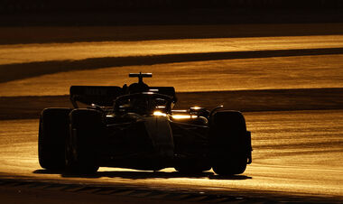 Макларен пропустит первый день тестов Ф1. Известна причина