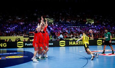 Франция обыграла Норвегию и стала победителем группы ЧЕ со сборной Украины