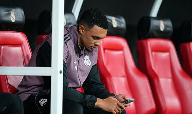 Альваро Арбелоа вказав зірці Реала на двері