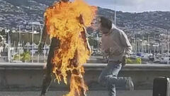 ВИДЕО. Статую Криштиану Роналду подожгли возле музея CR7