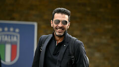 Буффон объяснил главную разницу между Месси и Роналду