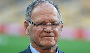 «Он знает, что украинцев ежедневно убивают». Сабо сообщил о жизни без света