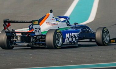 Формула-4. Бондарев в гонке UAE4. Смотреть онлайн LIVE