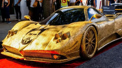 ФОТО. Авто з монет із портретом Мессі: у Маямі показали унікальний арт-кар